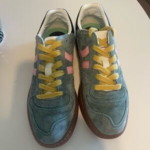 coolway shoes 
size: 40 EU, 9 US